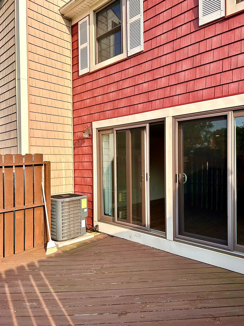 Newly Renovated Two Bedroom Townhouse, Honeoye Falls With Pool — Photo 2