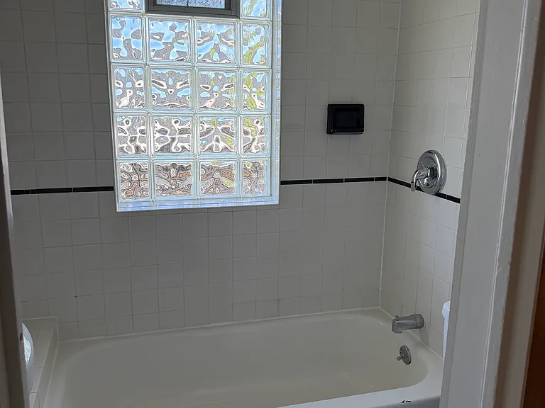 253 W Hazeltine Ave #18 — Photo 10