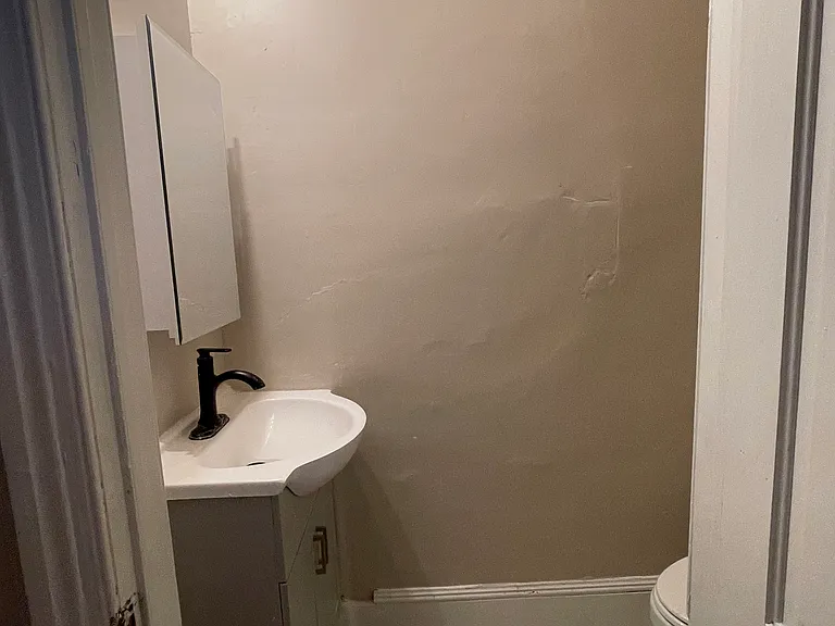 1018 S 49th St #1-F — Photo 8