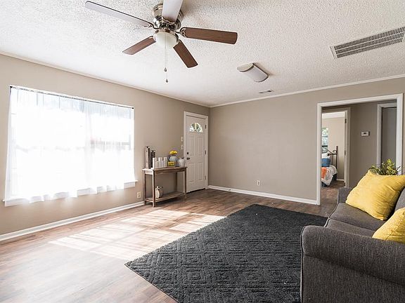 5th image of 114 Meadow Heath St