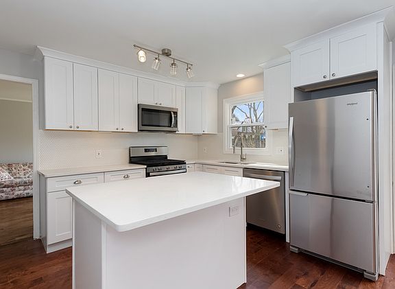 2nd image of 141 W Austin Ave