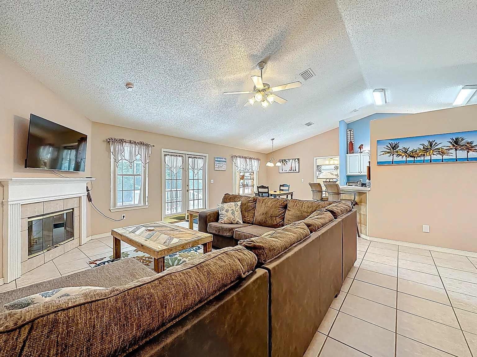 4 bed, 1750 sqft, $3,200 — Photo 3