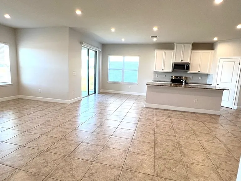 8351 Greenway Ave — Photo 11