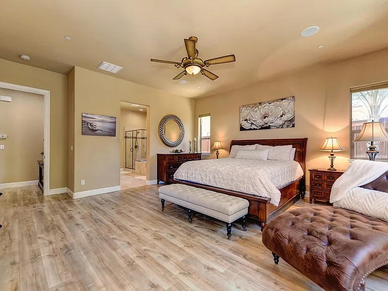 1410 W Colonial Pkwy — Photo 32