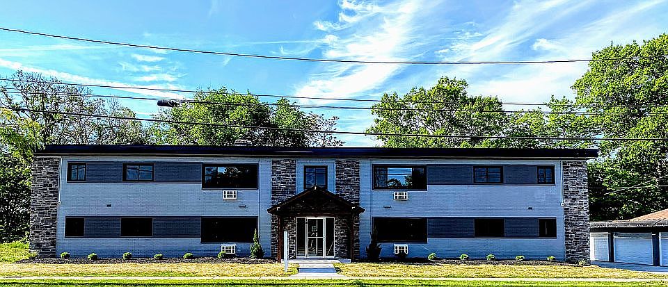 1st image of 18625 Hilliard Blvd #1