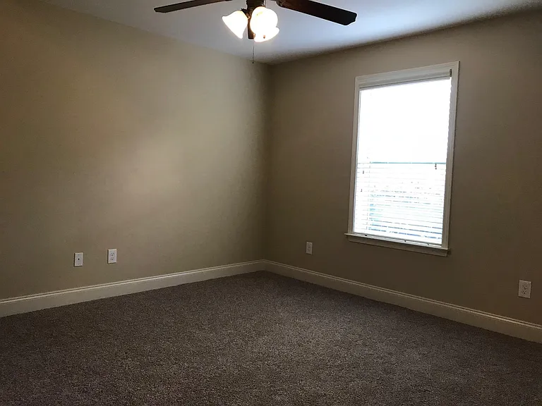 2418 Churchill Cir — Photo 13