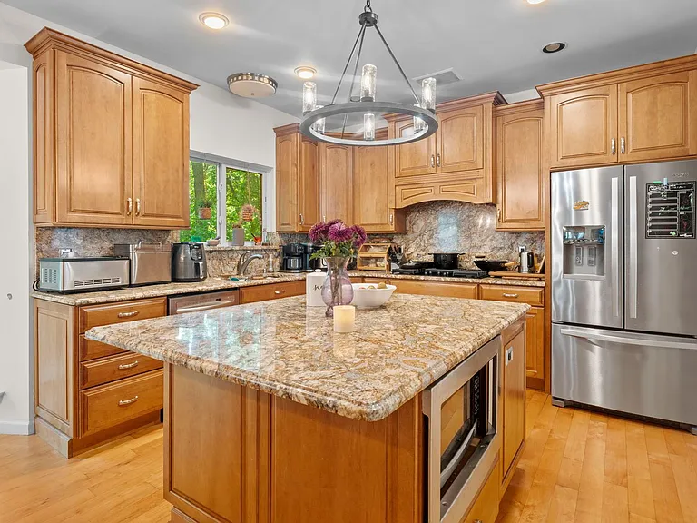 16611 Highland Summit Dr — Photo 36