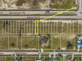 352 Diplomat Pkwy W, Cape Coral, FL 33993