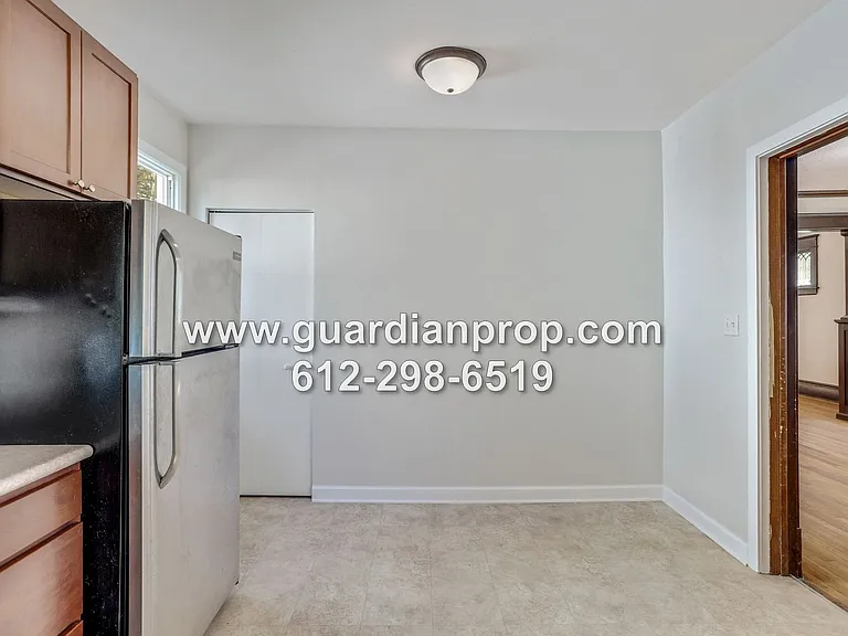1612 Minnehaha Ave W — Photo 8