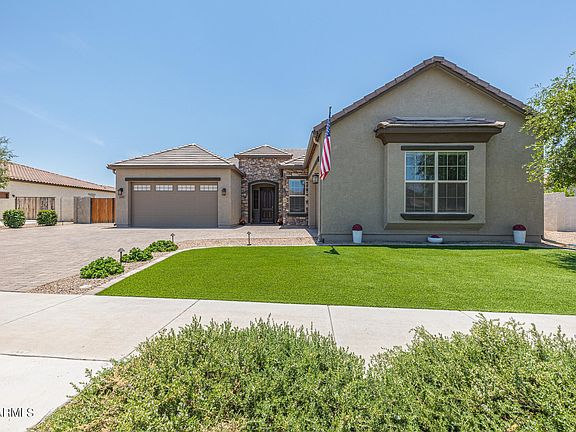 3rd image of 22185 E PECAN Lane