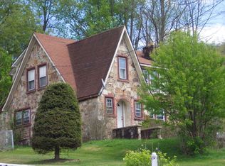 2811 Grassy Branch Rd, Bluefield, WV 24701