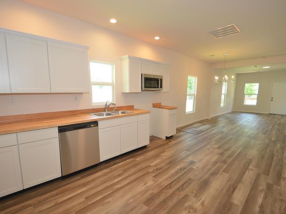 2nd image of 301 S Elmarch Ave