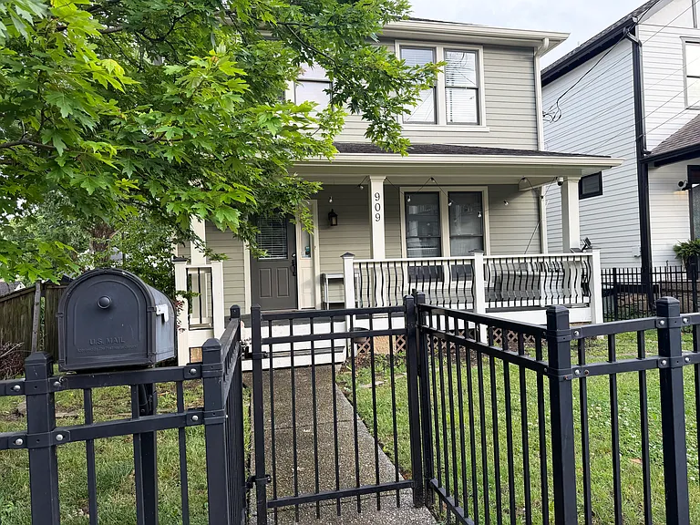 909 Phillips St — Photo 19