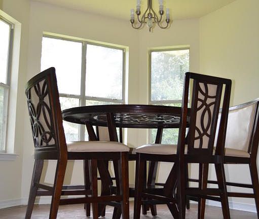 3rd image of 11701 Ravenwood Pl