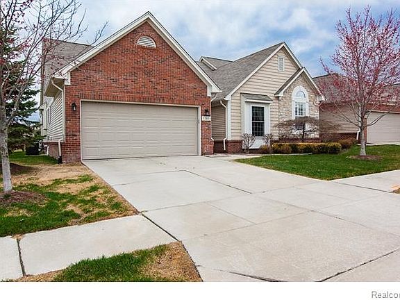 3rd image of 22028 Norwich Dr
