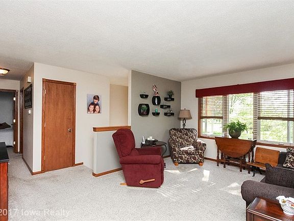 2nd image of 407 Fairview Dr