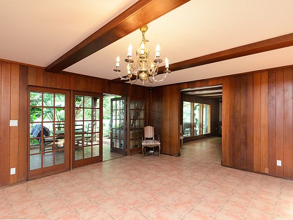 4th image of 1600 Lindamere Pl