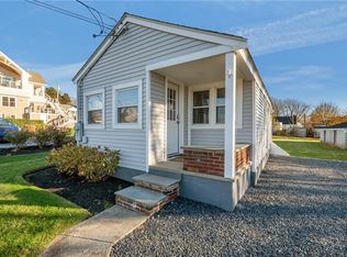 49 Reservoir Rd, Middletown, RI 02842