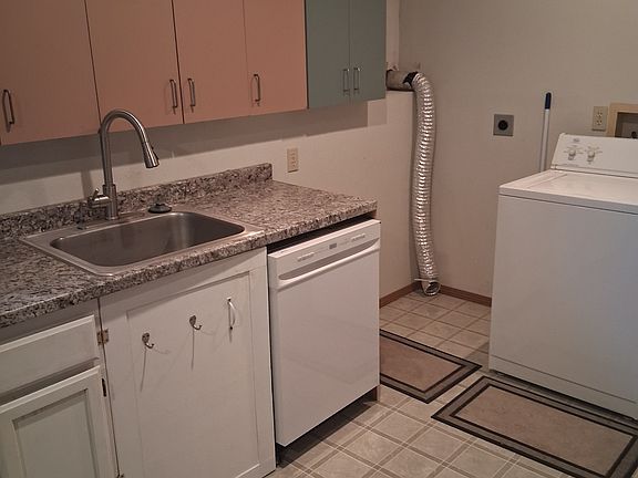 2nd image of 515 Baker Dr