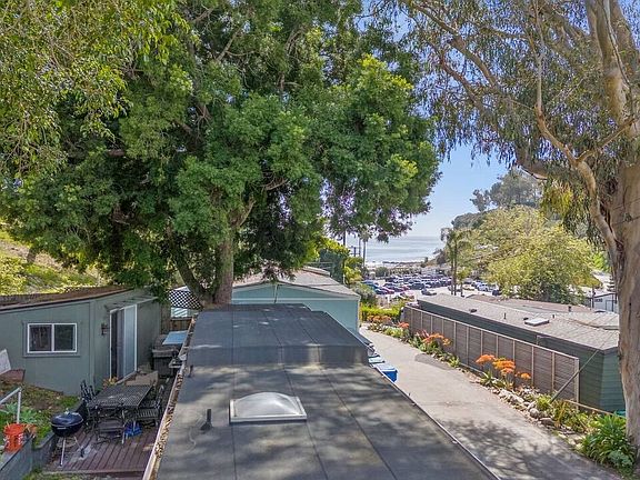 3rd image of 2 Paradise Cove Rd