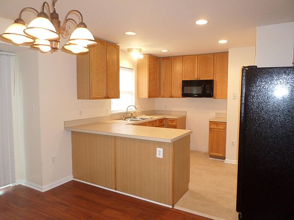 5th image of 107 Brenwick Ct