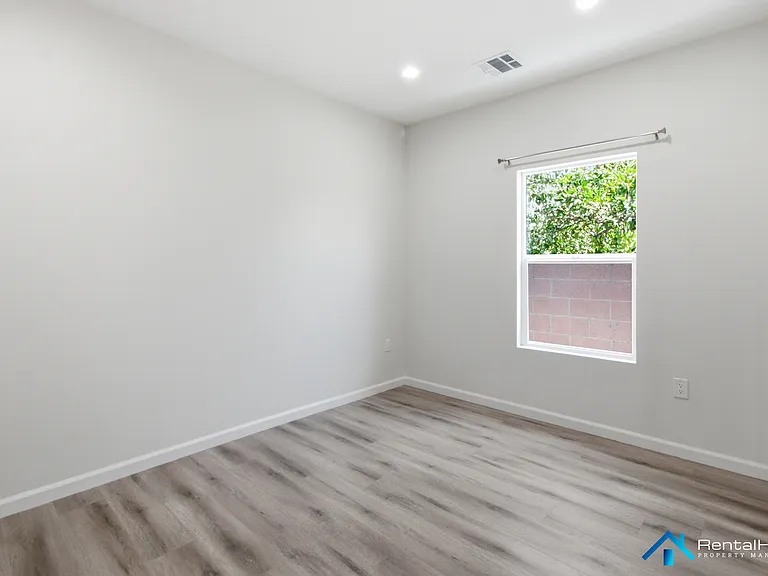 7406 Lemp Ave — Photo 10