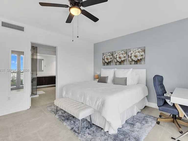 1180 N Federal Hwy #1009 — Photo 20