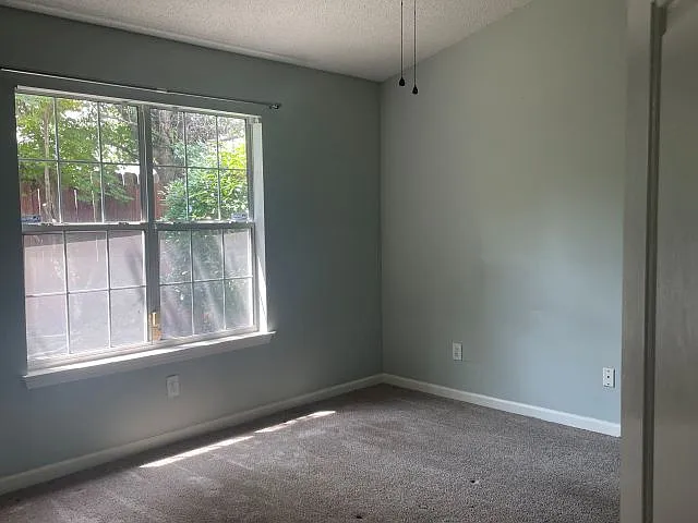 114 Huntington Cir — Photo 7