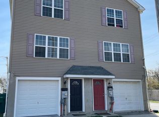 3 Union St, Trainer, PA 19061