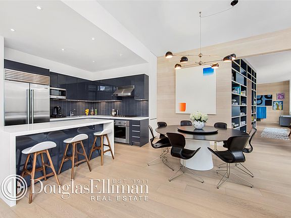 4th image of 200 Chambers St APT 6A