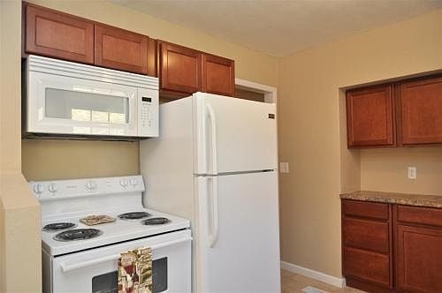 P1936878614_Crestway_03212014