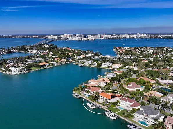 340 W Royal Flamingo Dr, Sarasota, FL 34236