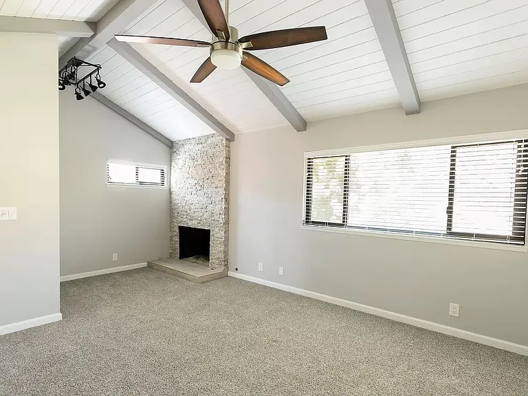 18351 Gum Tree Ln — Photo 14