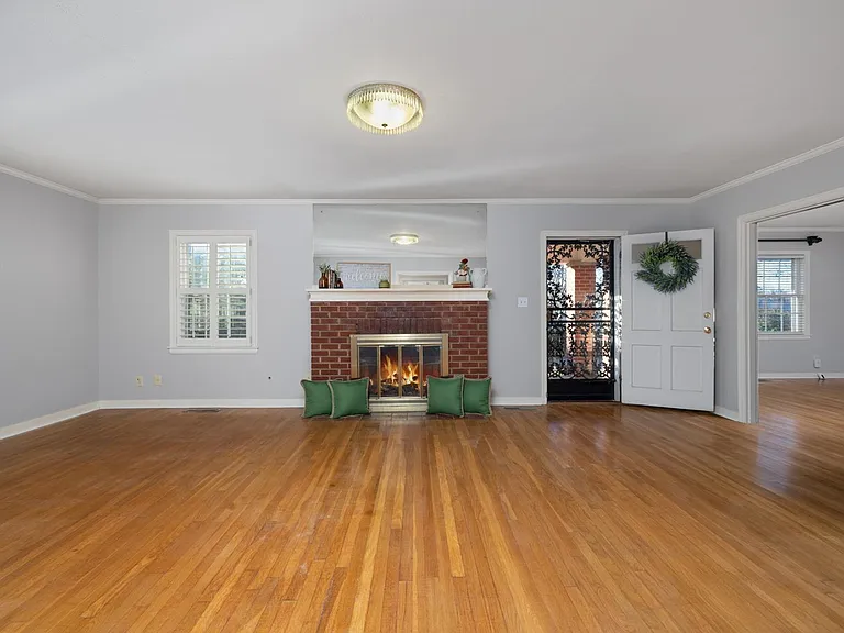 1396 Munford Ave — Photo 6