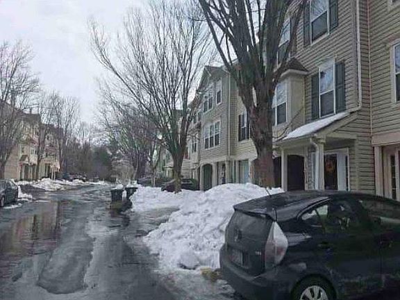 3rd image of 13807 Courtland Ln