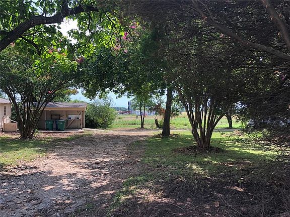 5th image of 1102 Sherman Dr