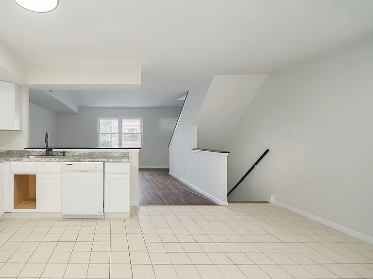 944 New Market St #2 — Photo 3