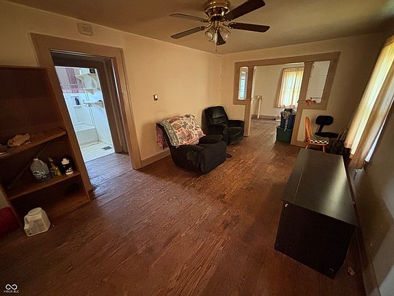 4th image of 319 S Dearborn St