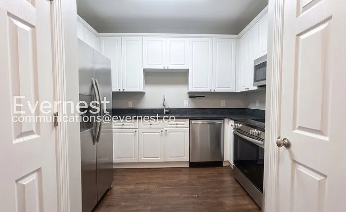 116 31st Ave N #105 — Photo 2