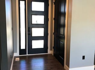 1924 Vera Way, Cedar Falls, IA 50613