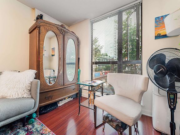 5th image of 1295 Richards St #304