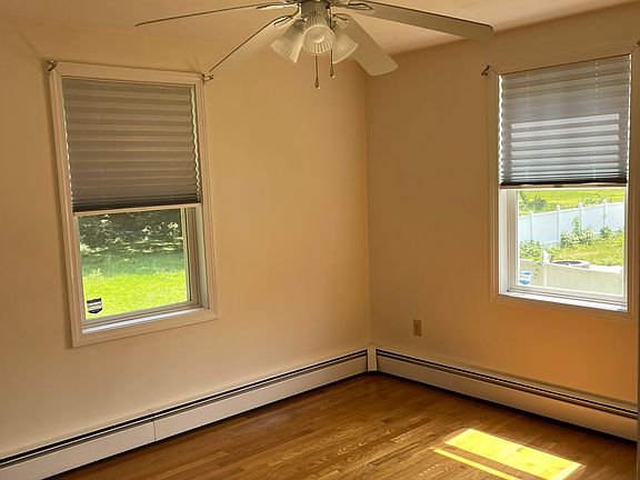 4th image of 70 Sumner St #2