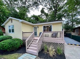 425 Forest Rd, Villas, NJ 08251