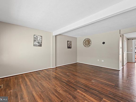 3rd image of 8392 Shady Grove Cir