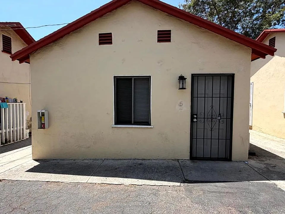 139 S Rosemead Blvd