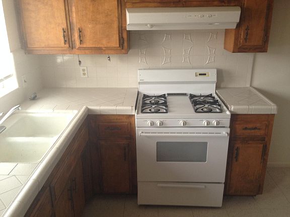 4th image of 73605 Sun Valley Dr