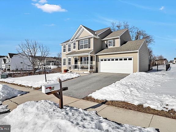 2nd image of 30 Jennifer Rd