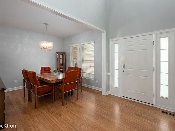 4th image of 129 Ginkgo St