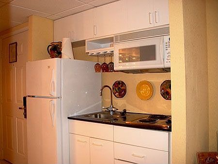 2nd image of 200 59th St #208