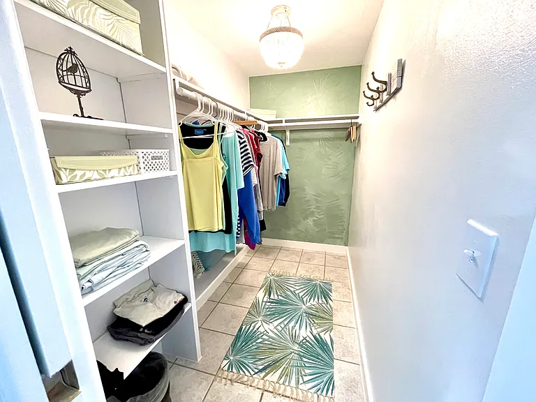575 Randolph Rd — Photo 12